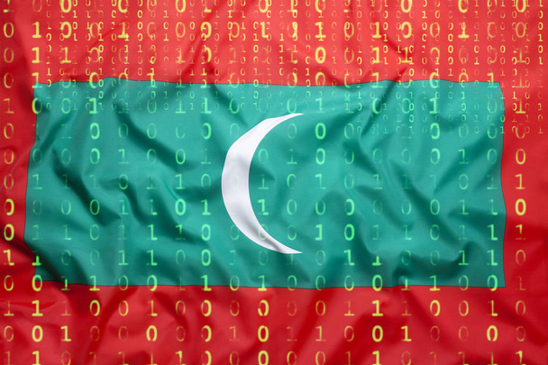 Двоичный код с флагом Мальдив, концепция защиты данных
 - Фото, изображение