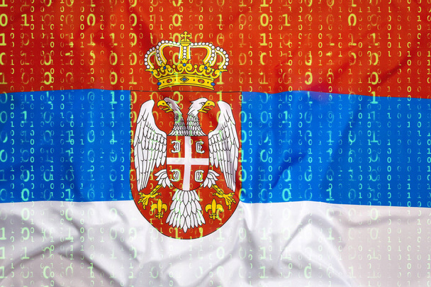 Bináris kód a szerb zászlót, adatok védelmi koncepció - Fotó, kép