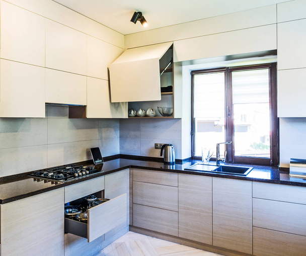 modern konyha belső világos stílus - Fotó, kép