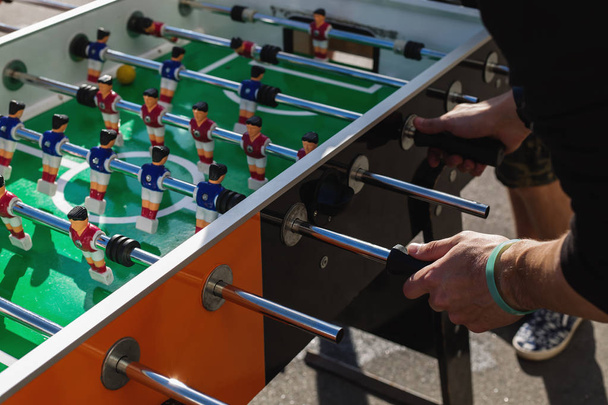 Lidé hrající zážitek z fotbalu stolní fotbal hra rekreace Le - Fotografie, Obrázek