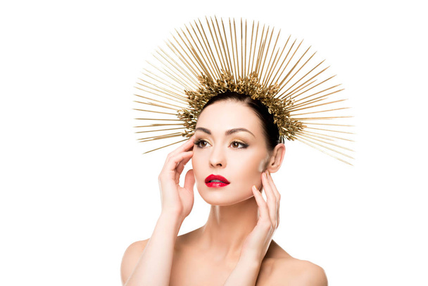 Glamouröse Frau mit goldenem Kopfschmuck - Foto, Bild