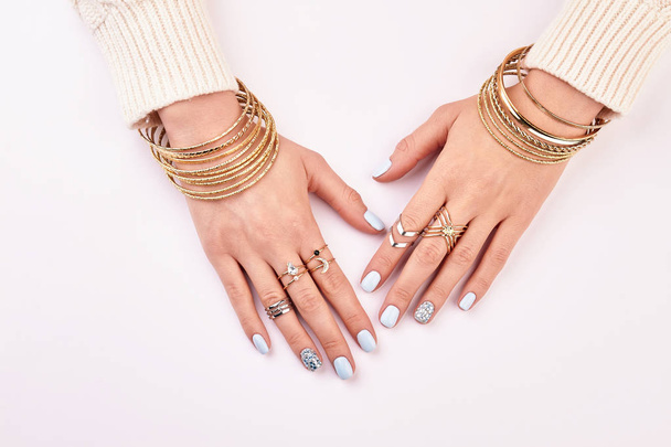 Gold and silver jewelry.  - Фото, зображення