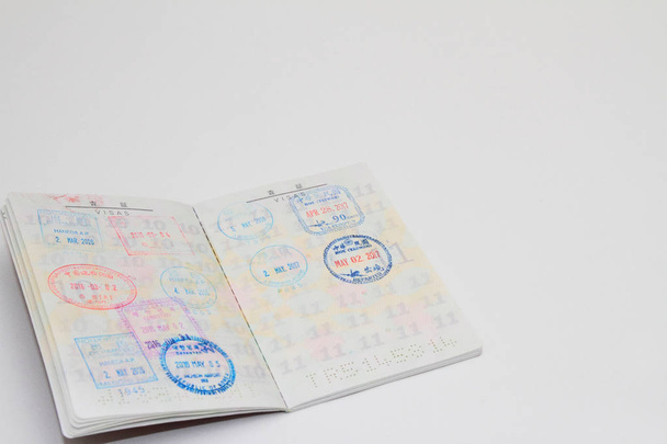 viele Visa auf japanischem Passort - Foto, Bild