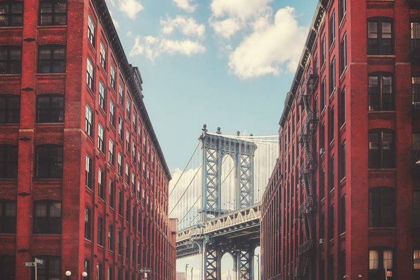 Γέφυρα του Μανχάταν από Dumbo, Νέα Υόρκη, ΗΠΑ. - Φωτογραφία, εικόνα