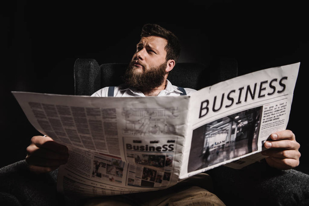 businessman man reading newspaper  - Fotoğraf, Görsel