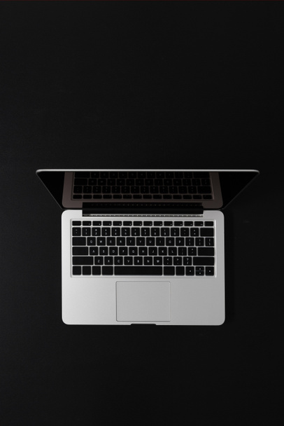 nowoczesny laptop z miejsca kopii - Zdjęcie, obraz
