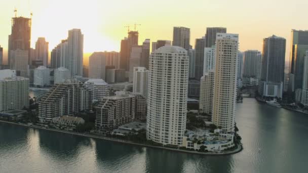  zachód słońca z Brickell Key Downtown, Miami  - Materiał filmowy, wideo
