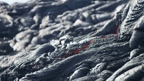 лава, льющаяся в Тихий океан
 - Кадры, видео