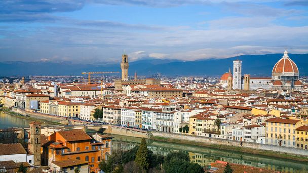 vista panorâmica da cidade de Florença no inverno ensolarado
 - Foto, Imagem