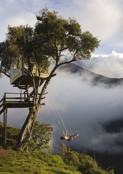 Casa del Arbol - Невероятное раскачивание над пропастью в Эквадоре
 - Фото, изображение