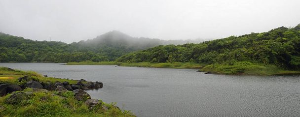 Makean veden järvi, Morne Trois Pitons kansallispuisto (Unescon perintökohde), Dominica. Pienet Antillit
 - Valokuva, kuva