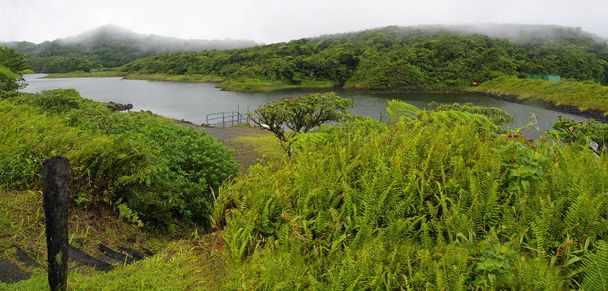 Tatlısu gölü, Morne Trois sikkesine Milli Parkı (Unesco mirası), Dominika. Küçük Antiller - Fotoğraf, Görsel