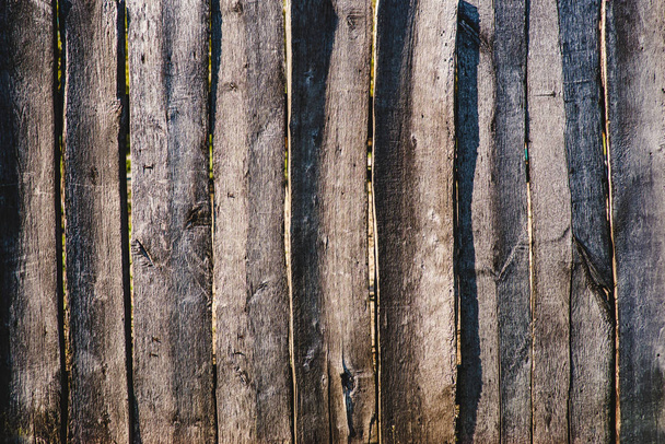 Satır hafif kahverengi ahşap çit yakın çekim - Fotoğraf, Görsel