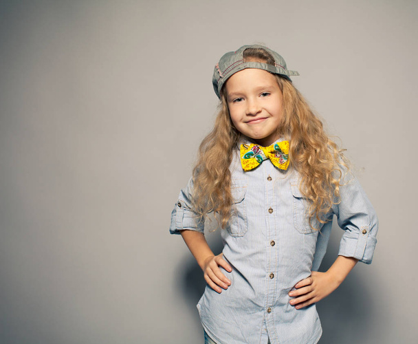 Fashion child at studio - Valokuva, kuva