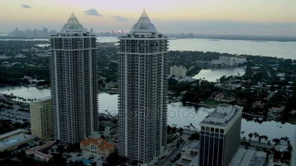 Beach Resort hotel, Miami
  - Filmati, video