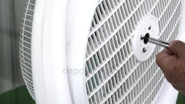 Reparación y limpieza del ventilador para el hogar
 - Metraje, vídeo
