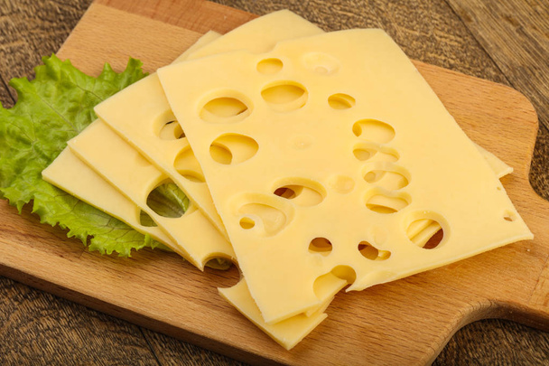 smakelijke gesneden kaas - Foto, afbeelding