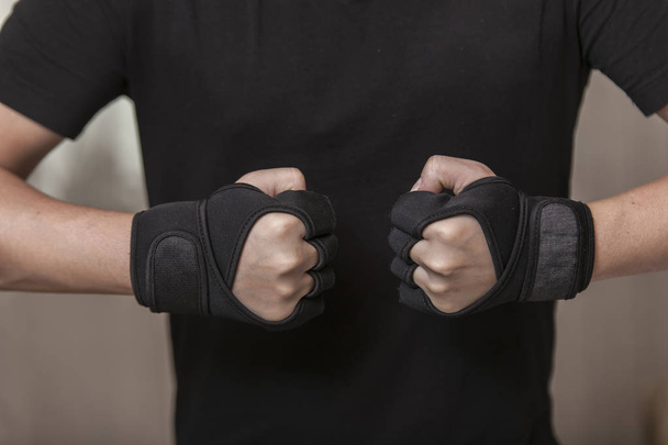 Άνδρας αθλητής στην γάντια - Φωτογραφία, εικόνα