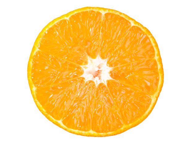Rebanada de naranja jugosa aislada en blanco
  - Foto, imagen
