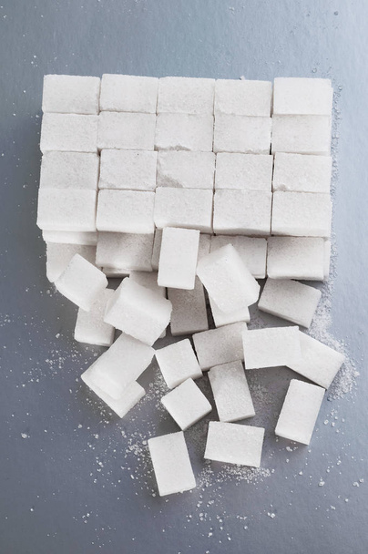  Bovenaanzicht op kubussen suiker  - Foto, afbeelding