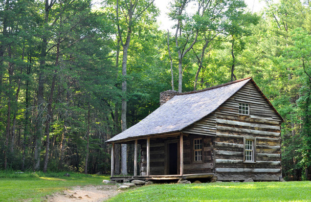 Carter Shields Cabin at Cades Cove, a historic log home built in the 1880s - Photo, Image