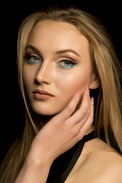 Wonderful woman with natural makeup and lush blonde hair - 写真・画像
