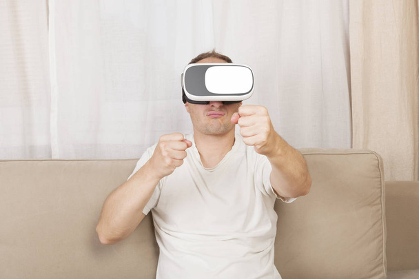 Peleas de realidad virtual
. - Foto, imagen