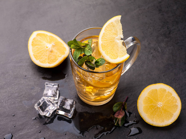 крижаний чай з лимоном
 - Фото, зображення