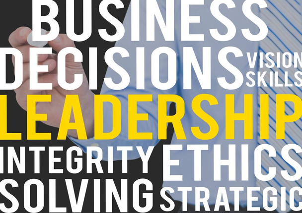 Бізнесмен пише слова для визначення LEADERSHIP
 - Фото, зображення