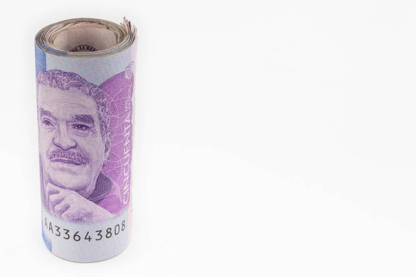 Worp van vijftigduizend Colombiaanse peso's Bills - Foto, afbeelding