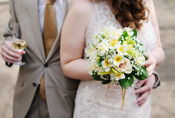 mariée avec bouquet de mariage - Photo, image