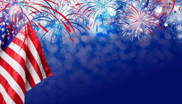A függetlenség napja július 4 tűzijáték hátterű USA zászló - Fotó, kép