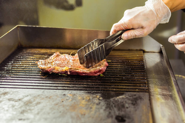 closeup of a steak on grill - Foto, Imagen