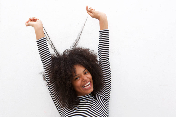 красивая счастливая чернокожая женщина
 - Фото, изображение