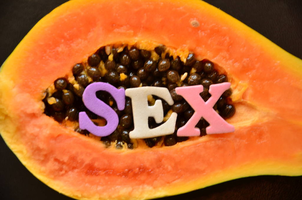 Слово секс на сцене
 - Фото, изображение
