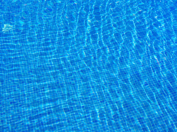 Água da piscina
 - Foto, Imagem