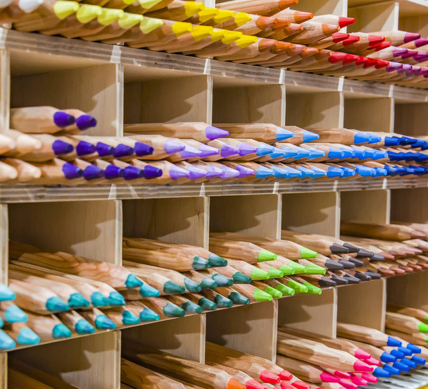 Conseils crayon coloré Spectre coloré étagère Arrière-plan Empilements Groupes arc-en-ciel
 - Photo, image