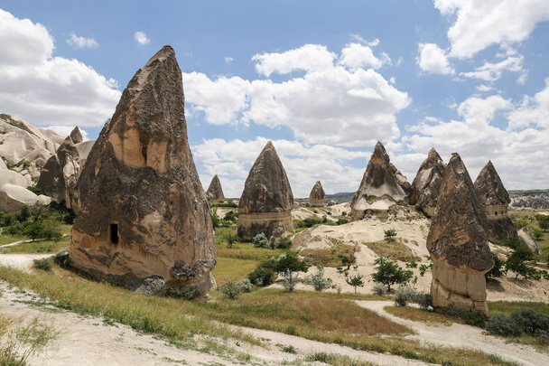 Rock Formations in  Cappadocia - Foto, Bild