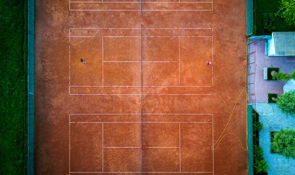 Vista aérea do campo de ténis
 - Foto, Imagem
