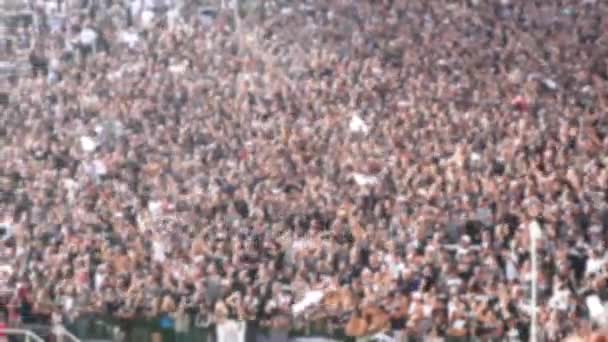 Menschenmenge im Fußballstadion in Brasilien - Verwischungseffekt - Filmmaterial, Video
