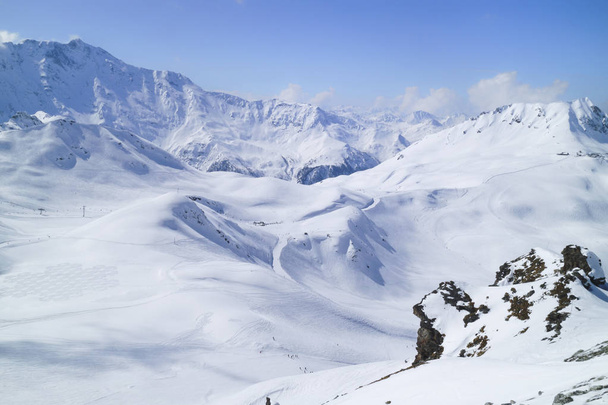 Снігом гори з гірськолижних трасах у французьких Альпах - Фото, зображення