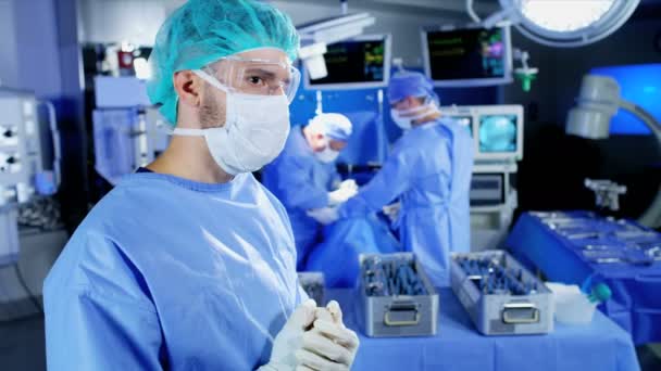 Ortopedinen leikkaus
 - Materiaali, video