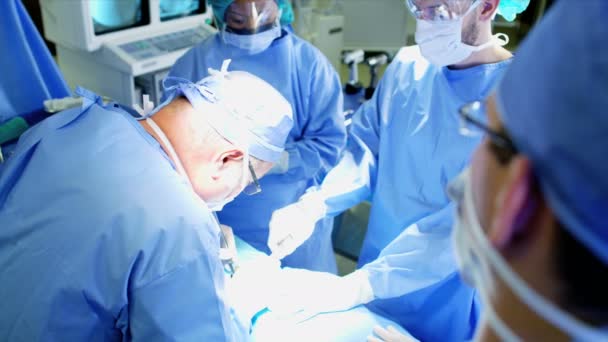 Operación ortopédica hospitalaria
 - Metraje, vídeo