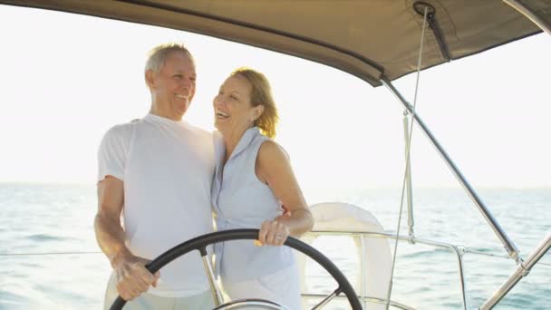 marito e moglie sulla loro barca a vela
 - Filmati, video