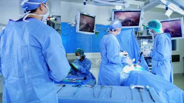 leikkauksen suorittava kirurginen ryhmä
 - Materiaali, video