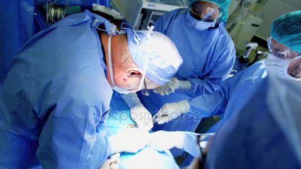 Chirurgie-Team führt orthopädische Operationen durch - Filmmaterial, Video