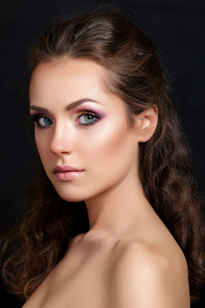 Close-up beauty portrait of young pretty brunette - Фото, изображение