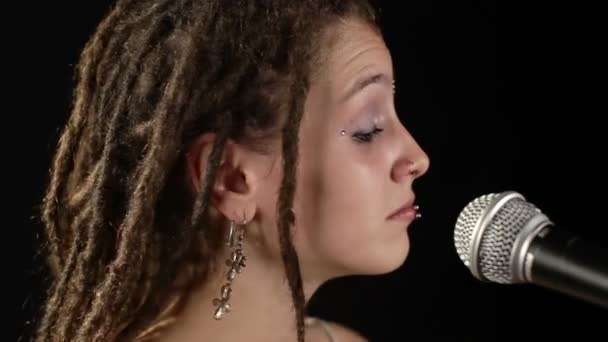 güzel şarkıcı dreadlocks ile - Video, Çekim