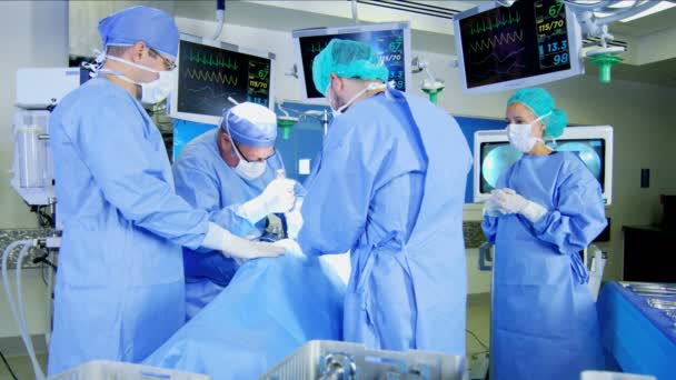 χειρουργική ομάδα εκτέλεση ορθοπεδική χειρουργική  - Πλάνα, βίντεο