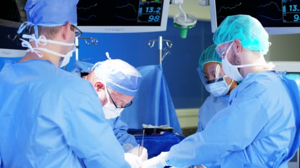 treinamento da equipe hospitalar em cirurgia ortopédica
 - Filmagem, Vídeo